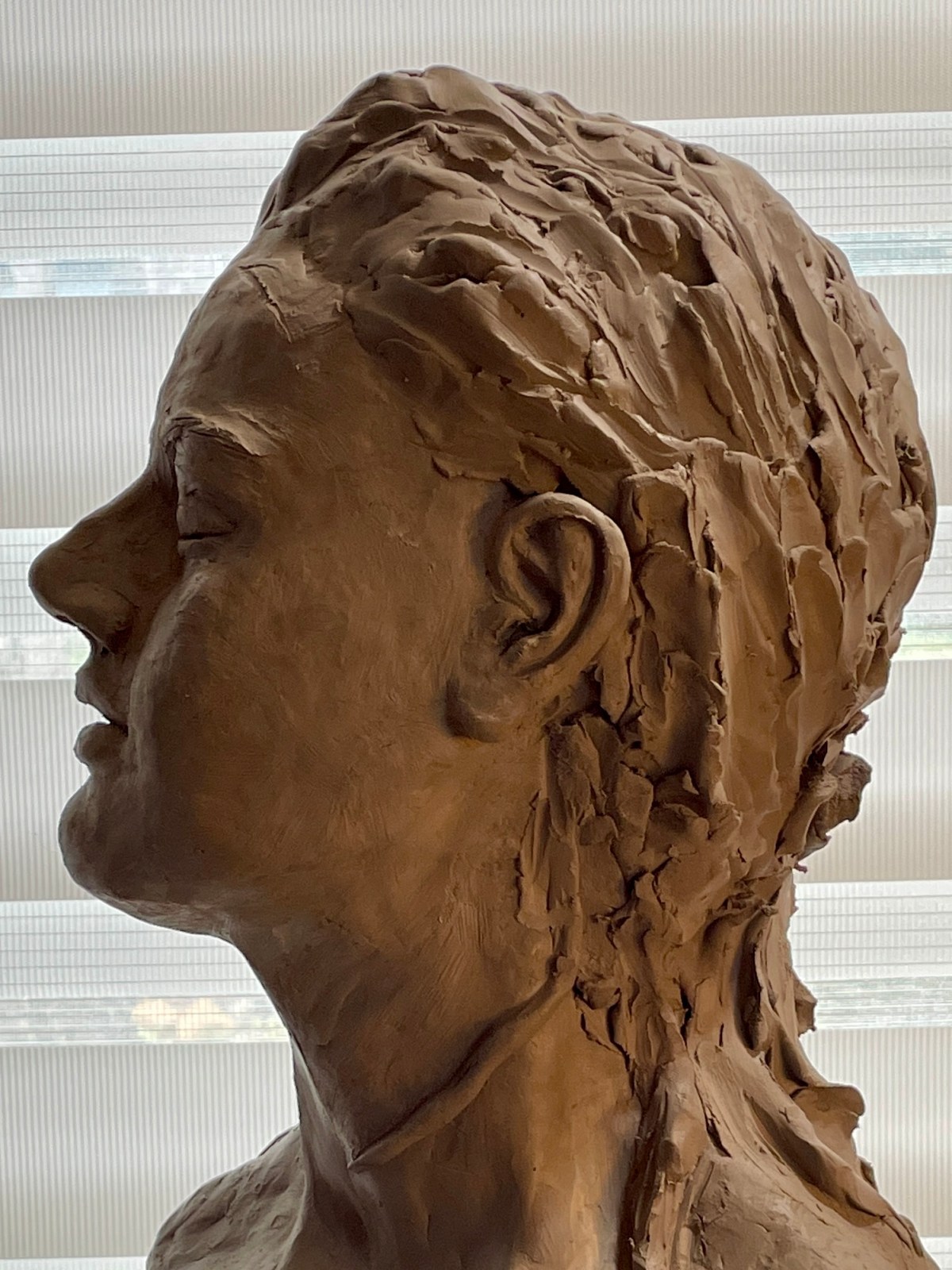 Découvrez ma dernière oeuvre en argile : Espoir et&nbsp;certitude